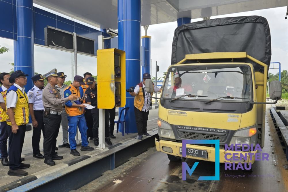 polda-riau-truk-dilarang-melintas