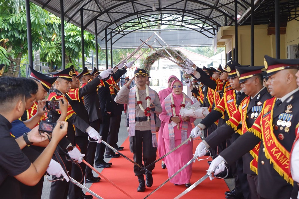 sertijab-kapolres-kampar-akbp-rona